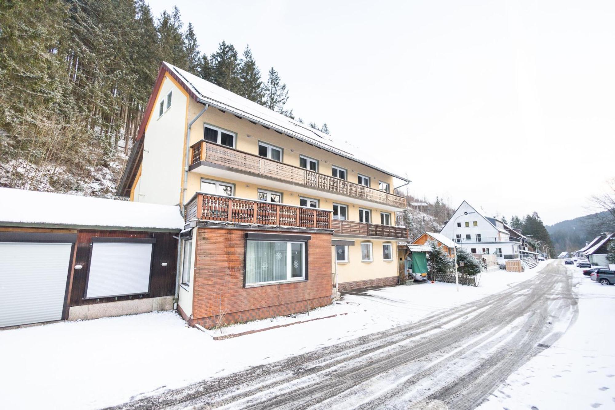 Apartmenthaus Am Waldrand- Kueche - Fruehstueck - Balkon Wildemann Eksteriør billede
